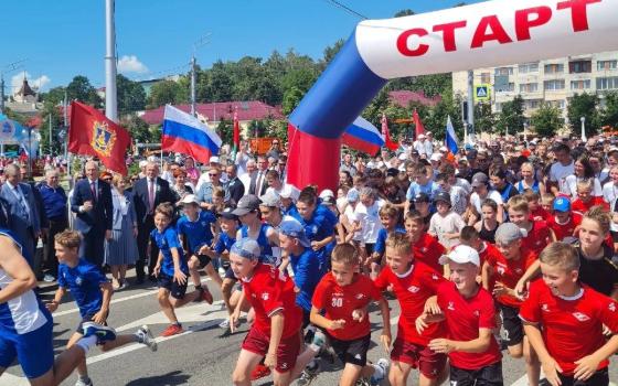 Легкоатлетический забег прошёл на Славянском мосту в Брянске